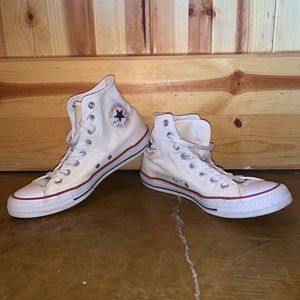 High top Chuck Taylor Converse - White